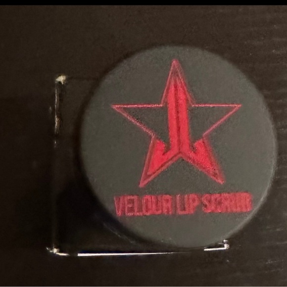Jeffree star  lip scrub - Picture 3 of 5